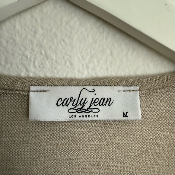 Carly Jean full button blouse - Picture 2 of 3